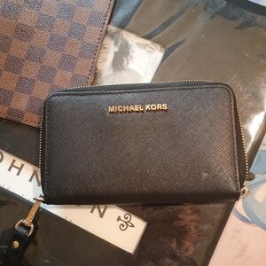 Michael Kors black leather wristlet wallet